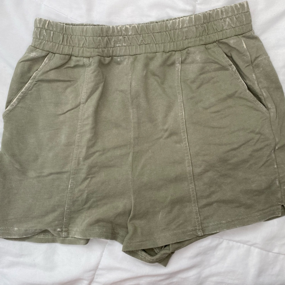 High waisted short with pockets